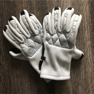 NWOT The North Face Gloves